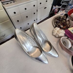 Silver pumps